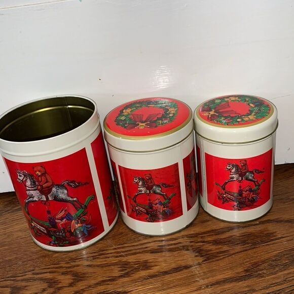 Vintage Set of 3 NWOT Christmas tins - Picture 3 of 8